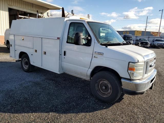 2013 Ford Econoline E350 Super Duty Cutaway Van