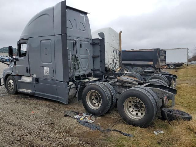 2022 Freightliner Cascadia 126