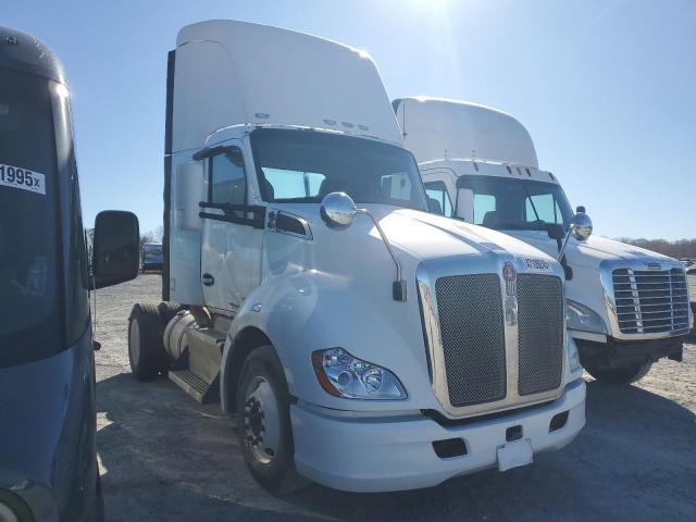 2013 Kenworth Construction T680