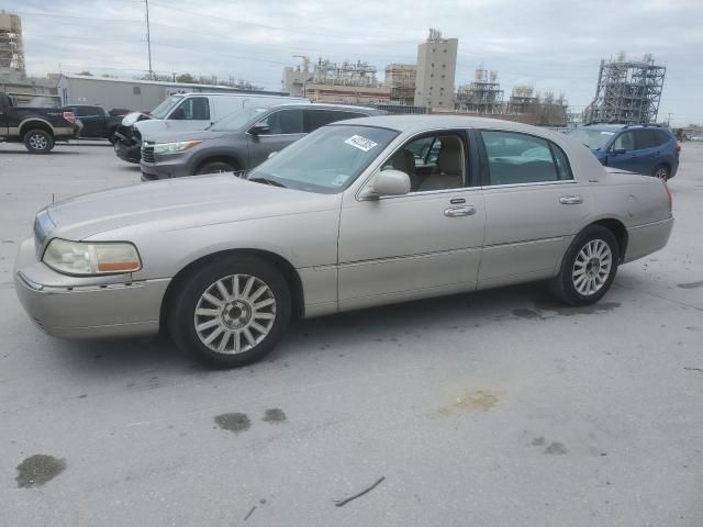 2003 Lincoln Town Car Signature