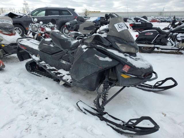 2022 Skidoo 2022 Skidoo Snowbmobil