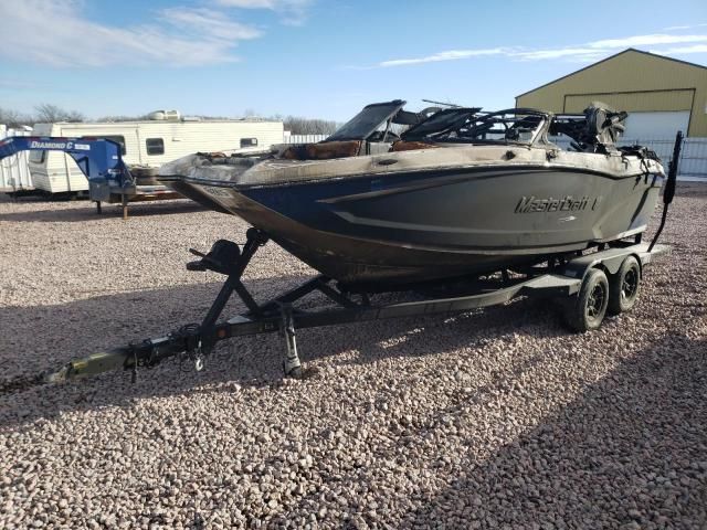 2015 Mastercraft Boat
