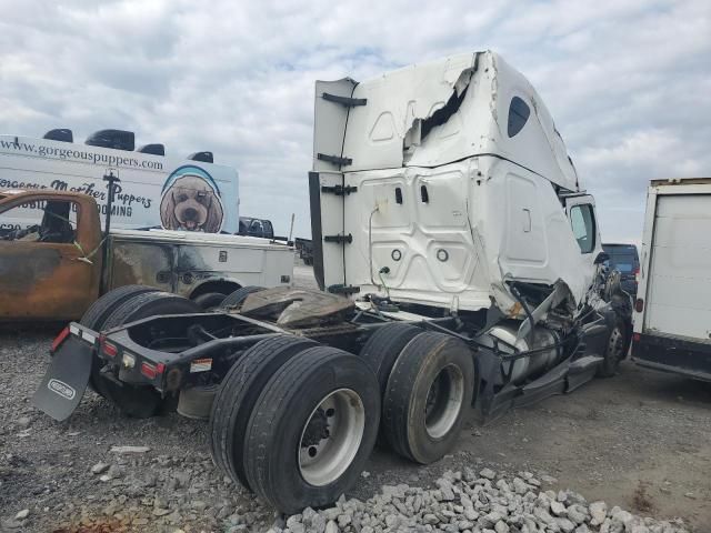 2022 Freightliner Cascadia 126