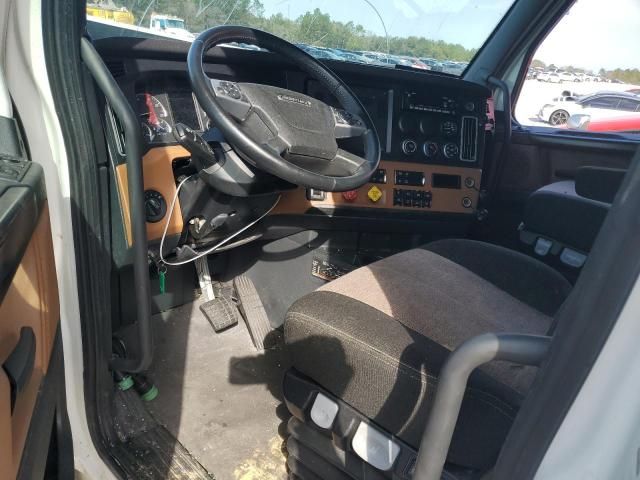 2023 Freightliner Cascadia 126