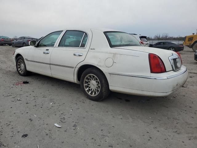 2000 Lincoln Town Car Signature