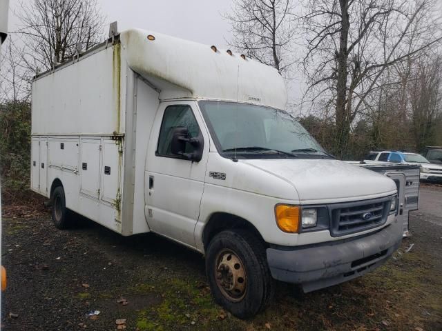 2005 Ford Econoline E450 Super Duty Cutaway Van