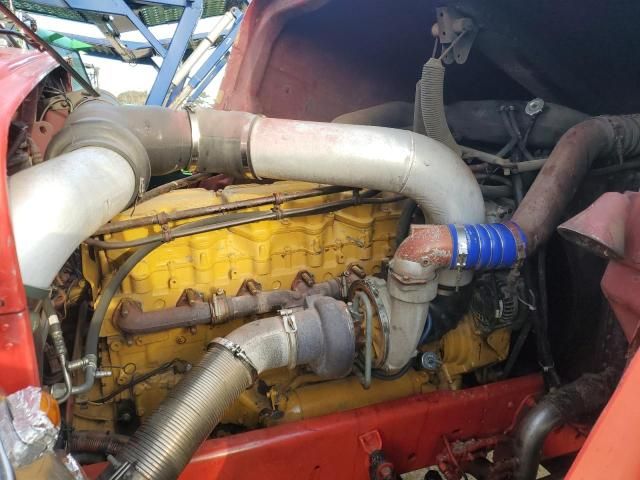 2000 Freightliner Conventional FLD120