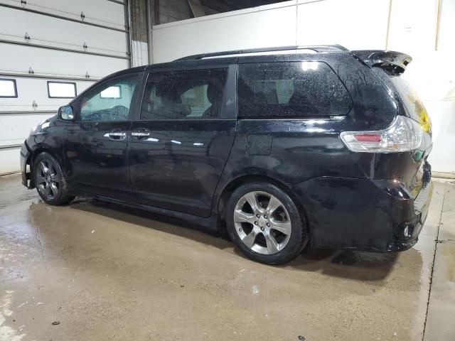 2015 Toyota Sienna Sport