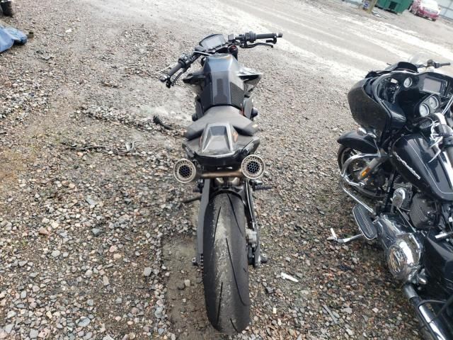 2023 KTM 890 Duke R
