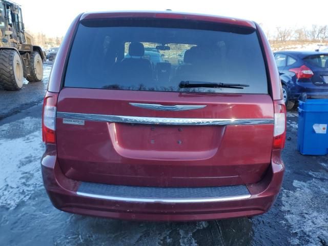 2012 Chrysler Town & Country Touring L