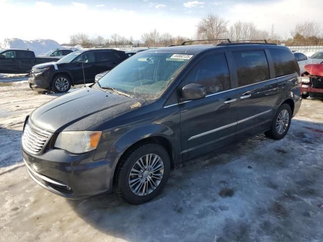 2014 Chrysler Town & Country Touring L