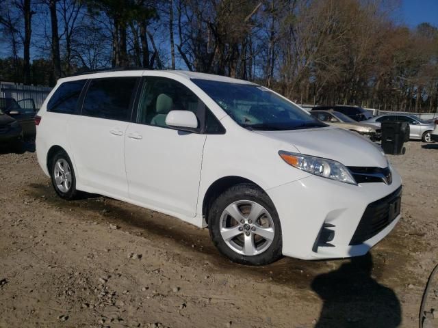 2019 Toyota Sienna LE