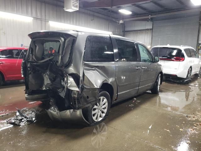 2010 Volkswagen Routan SE