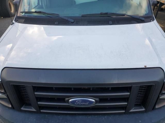 2008 Ford Econoline E350 Super Duty Cutaway Van