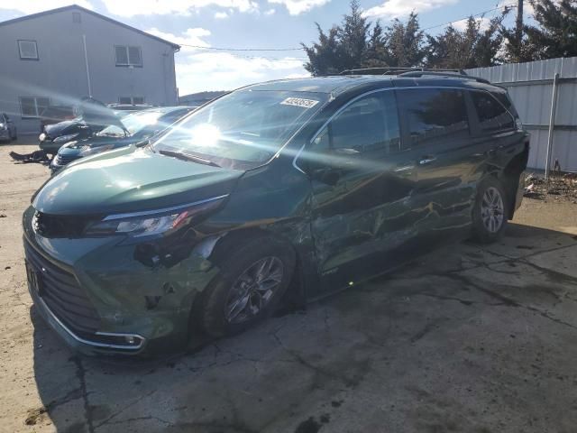 2021 Toyota Sienna XLE