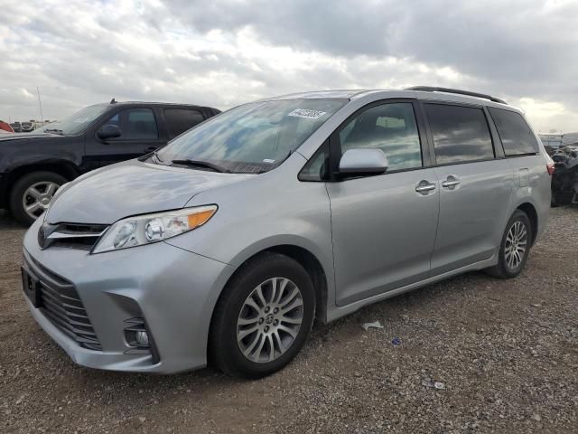 2020 Toyota Sienna XLE