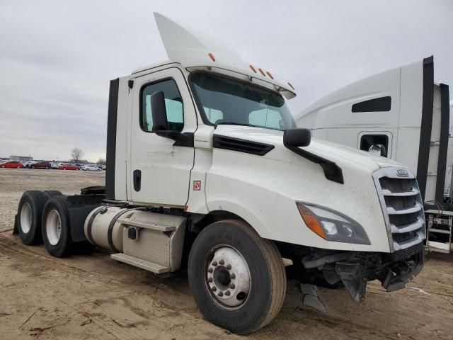 2018 Freightliner Cascadia 126