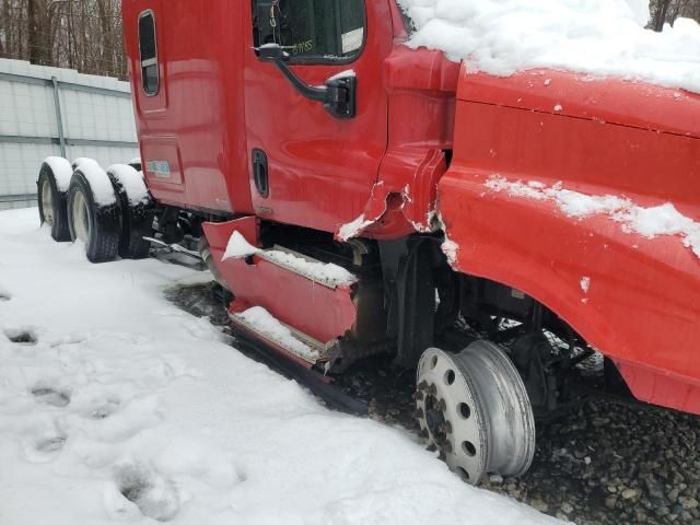 2015 Freightliner Cascadia 125