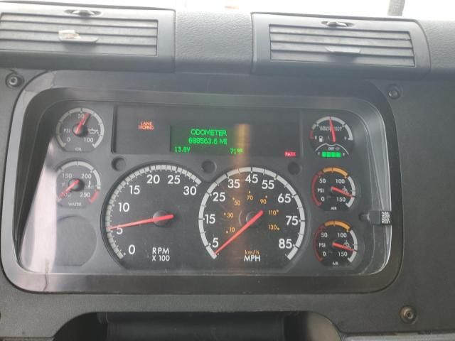 2016 Freightliner Cascadia Semi Truck