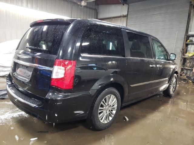 2014 Chrysler Town & Country Touring L