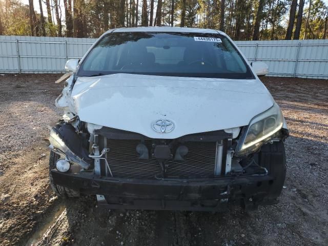 2015 Toyota Sienna XLE