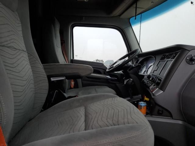 2015 Kenworth Construction T680