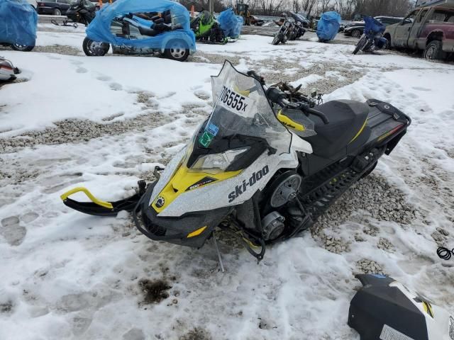 2016 Skidoo 2016 Skidoo Snowmobile