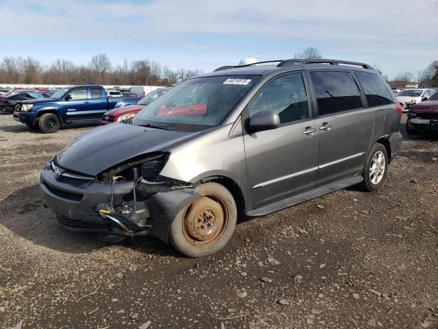 2004 Toyota Sienna XLE