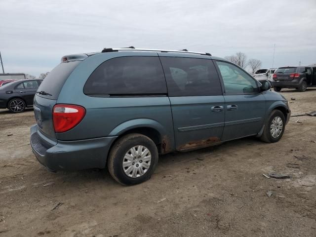 2006 Chrysler Town & Country LX