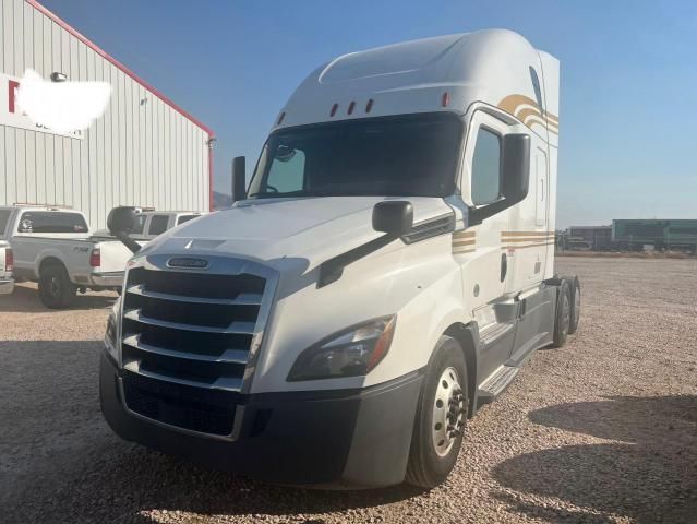 2020 Freightliner Cascadia 126