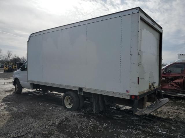 2019 Ford Econoline E450 Super Duty Cutaway Van