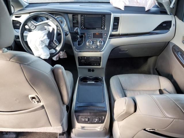 2019 Toyota Sienna XLE