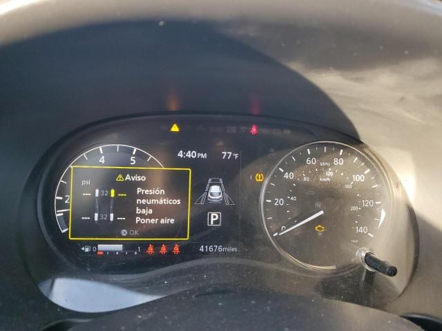 2021 Nissan Kicks SR