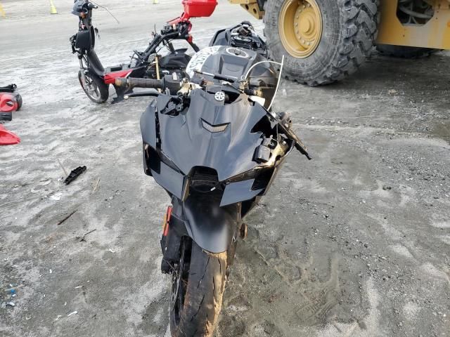 2024 Kawasaki ZX1002 M