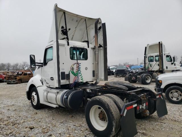 2013 Kenworth Construction T680