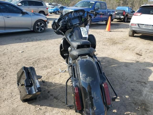 2017 Harley-Davidson Flhxse CVO Street Glide