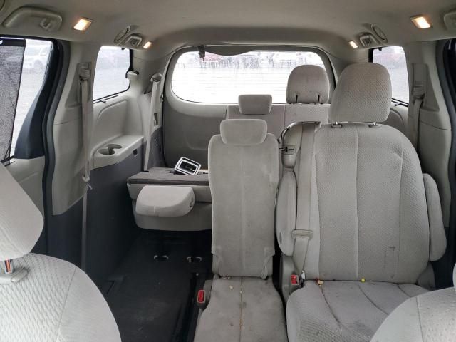 2011 Toyota Sienna LE