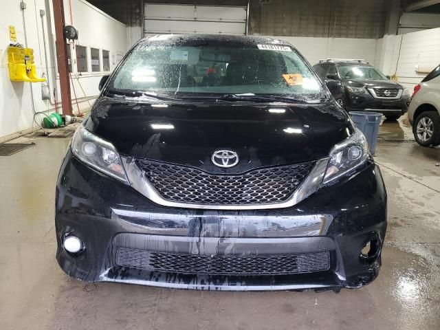 2015 Toyota Sienna Sport