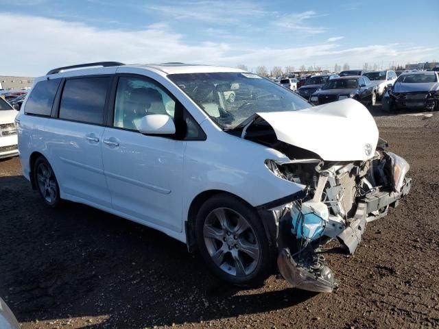 2016 Toyota Sienna SE