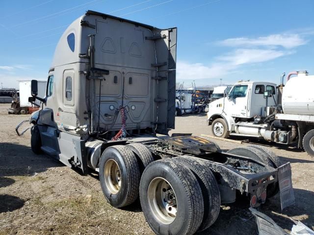 2020 Freightliner Cascadia Semi Truck