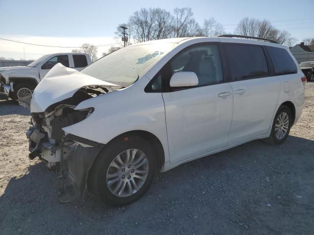 2011 Toyota Sienna XLE