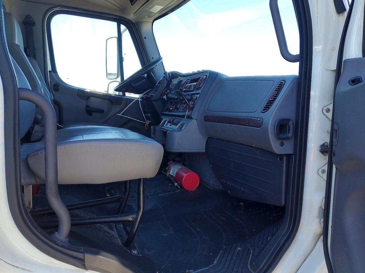 2019 Freightliner M2 106 MED-BOX Truck