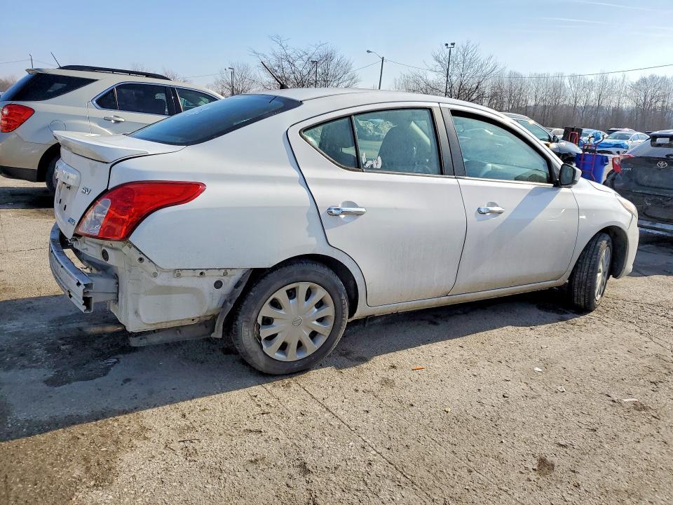2016 Niss Versa s