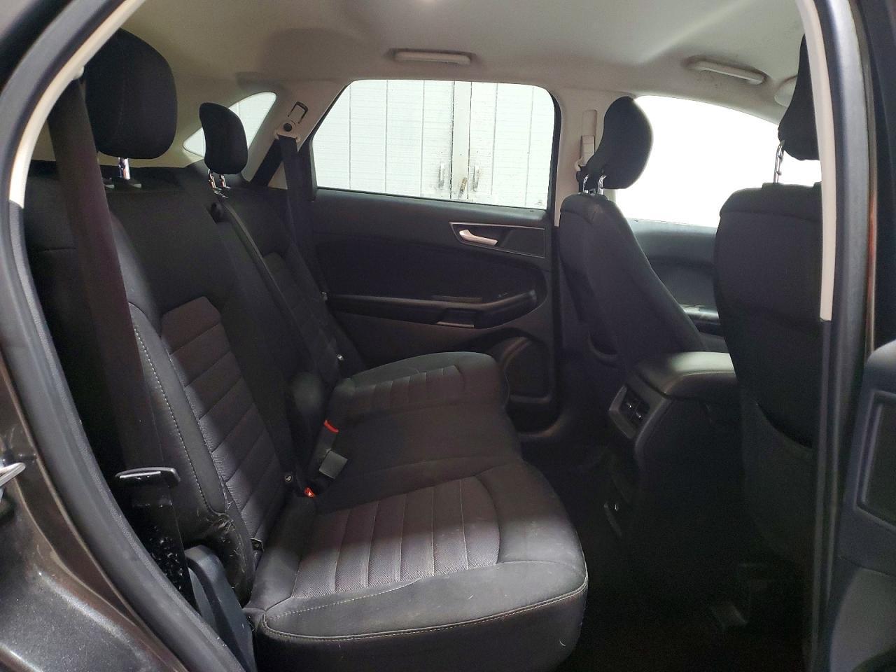 2016 Ford Edge se