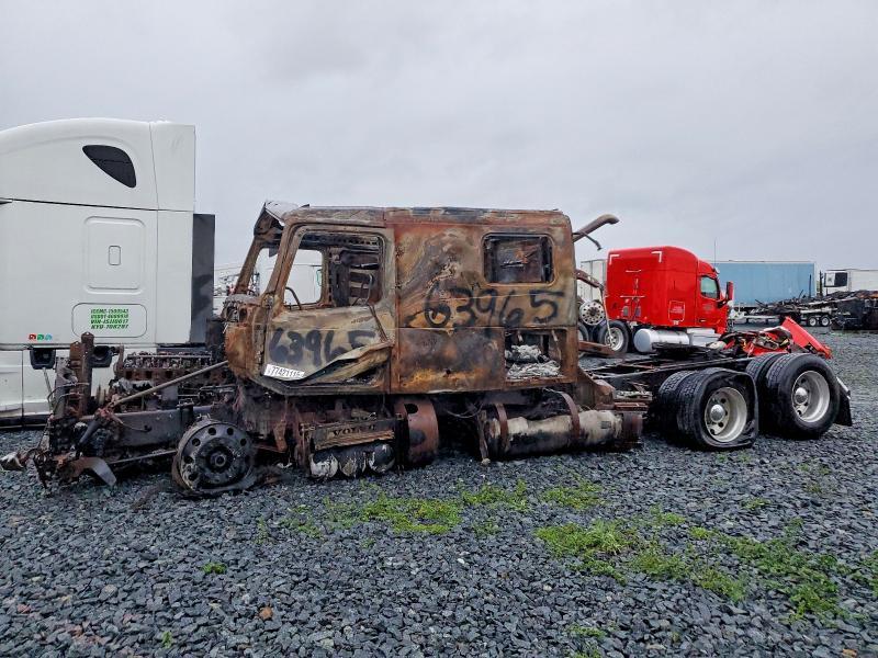 2018 Volvo VNL Semi Truck