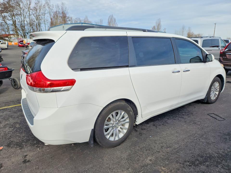 2013 Toyota Sienna xle