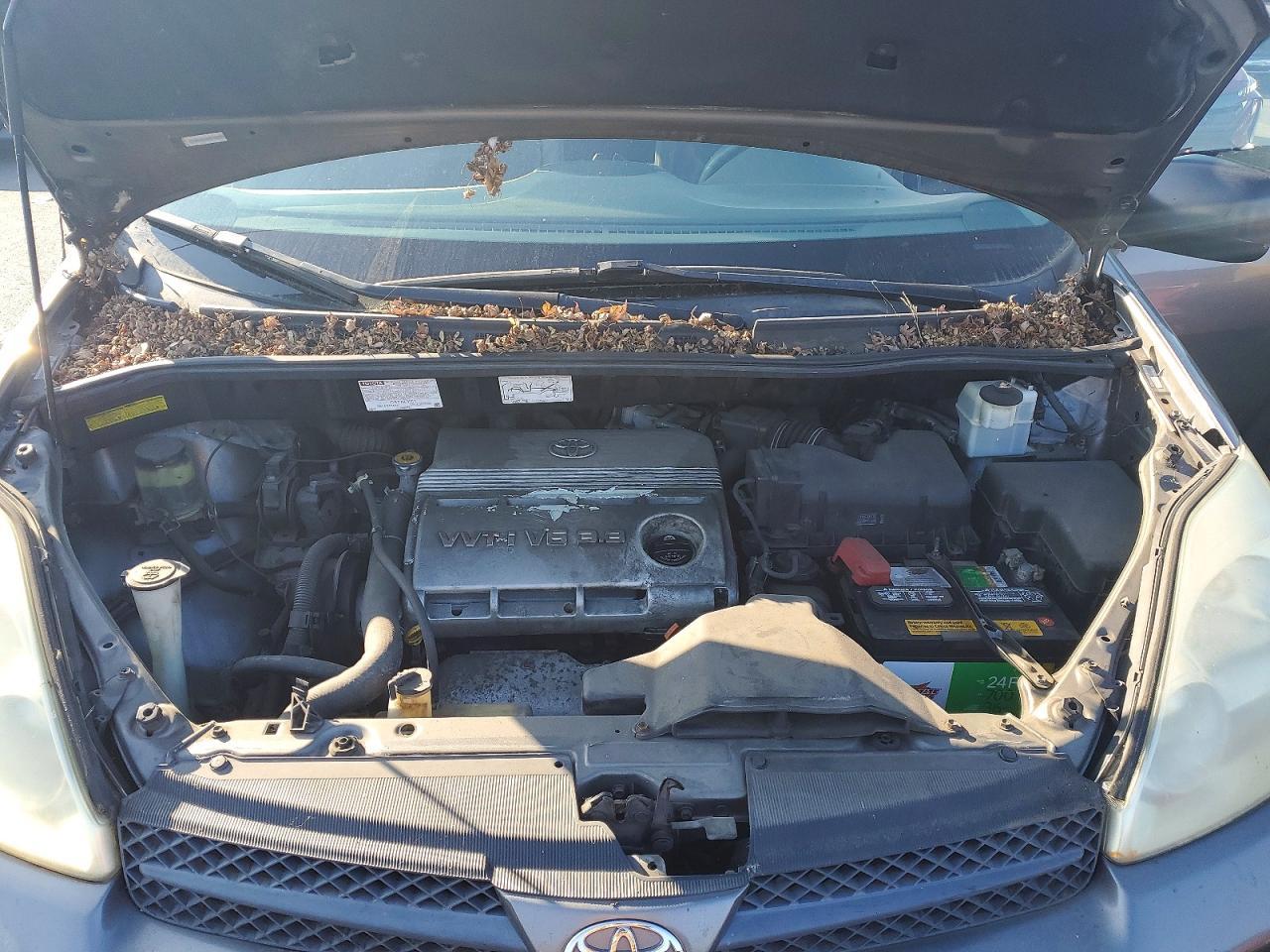 2004 Toyota Sienna ce