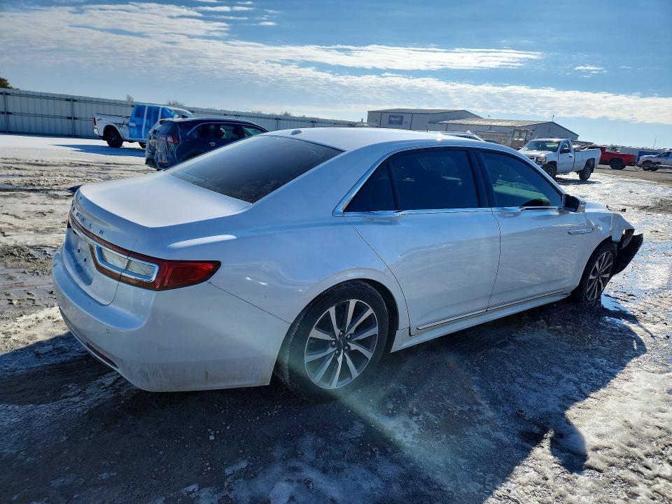 2017 Lincoln Continental Premiere
