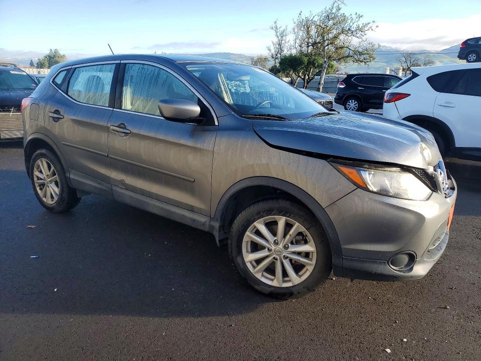2017 Nissan Rogue Sport s