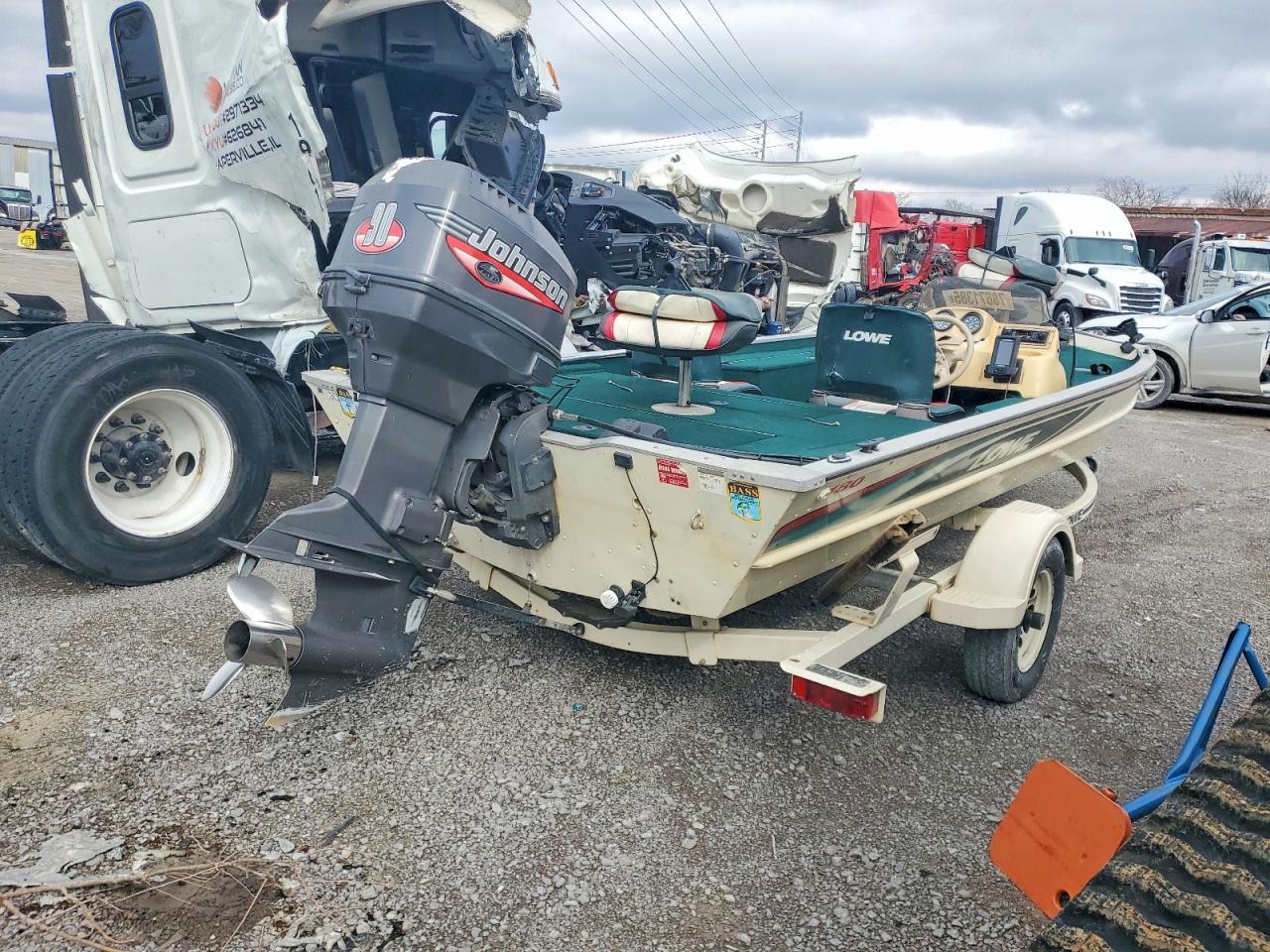 1999 Lowe Boat